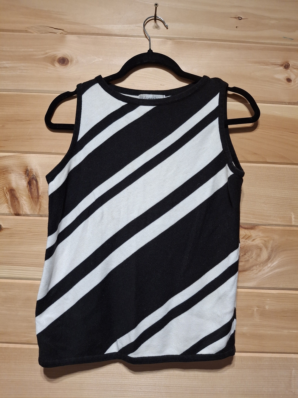 dressbarn Black & White Diagonal Stripe Sleeveless Tank
